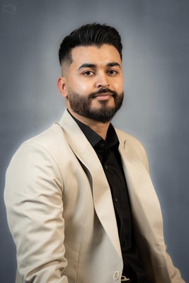 Portrait of Tajinder Singh, Associate.